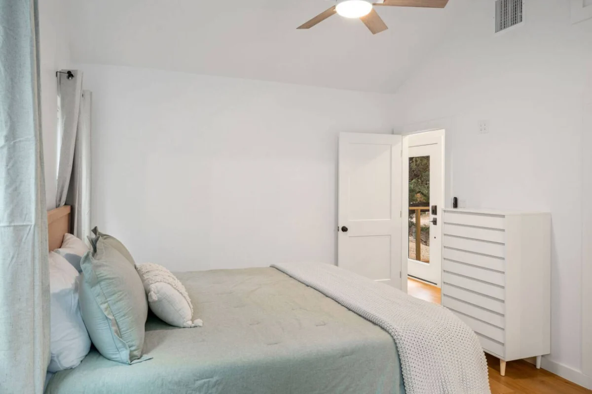 Bedroom 1 image 1