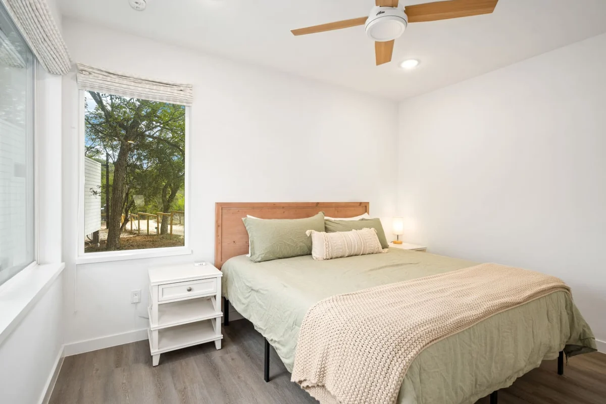 Bedroom 1 image 1