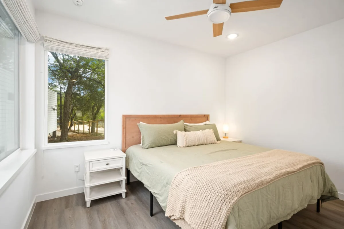 Bedroom 1 image 1