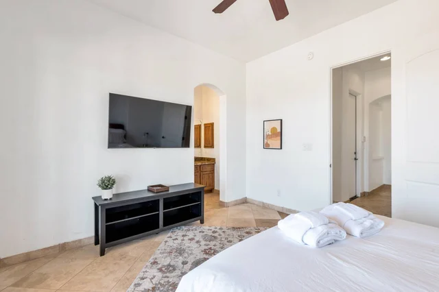 Bedroom 1 image 1