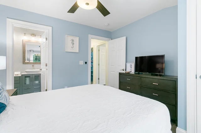 Bedroom 2 image 1