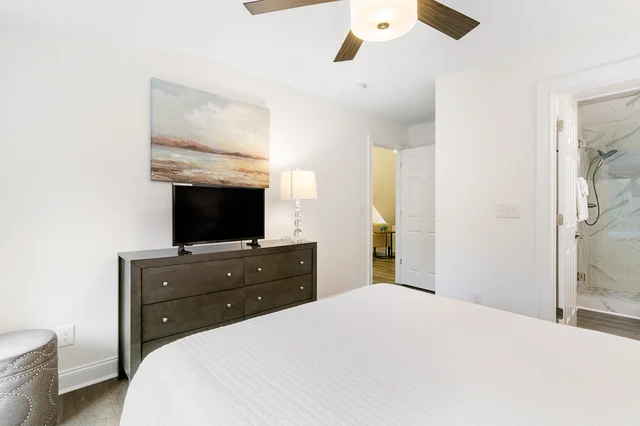 Bedroom 6 image 1