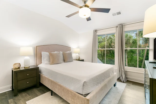 Bedroom 1 image 1