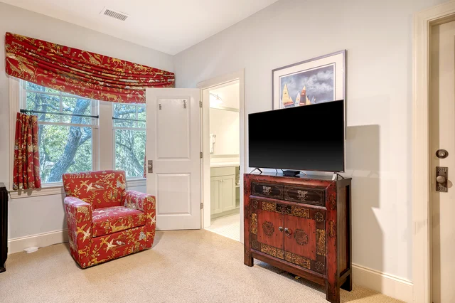Bedroom 2 image 1