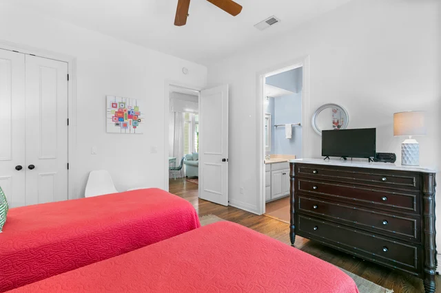 Bedroom 1 image 1