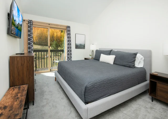 Bedroom 1 image 1