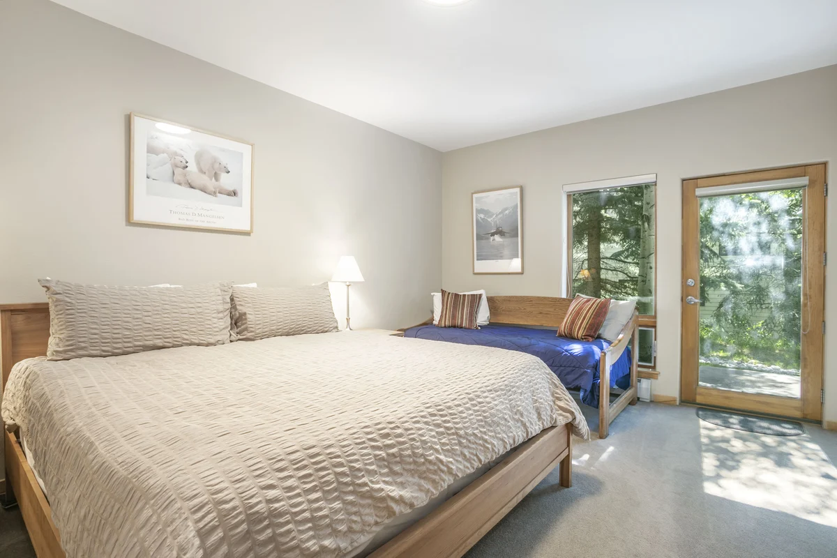 Bedroom 1 image 1