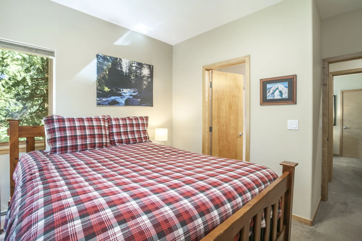 Bedroom 3 image 1