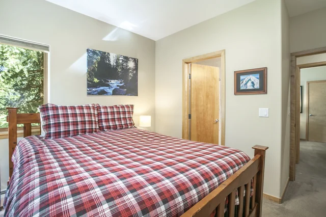 Bedroom 3 image 1