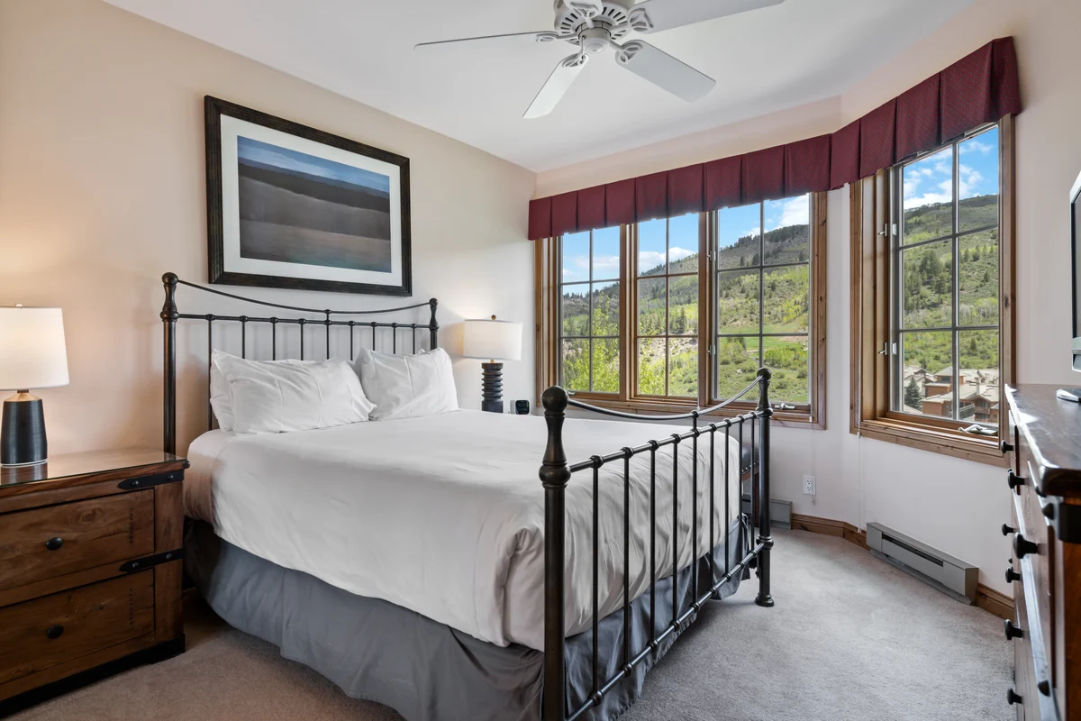 Condo in Beaver Creek property photo 2