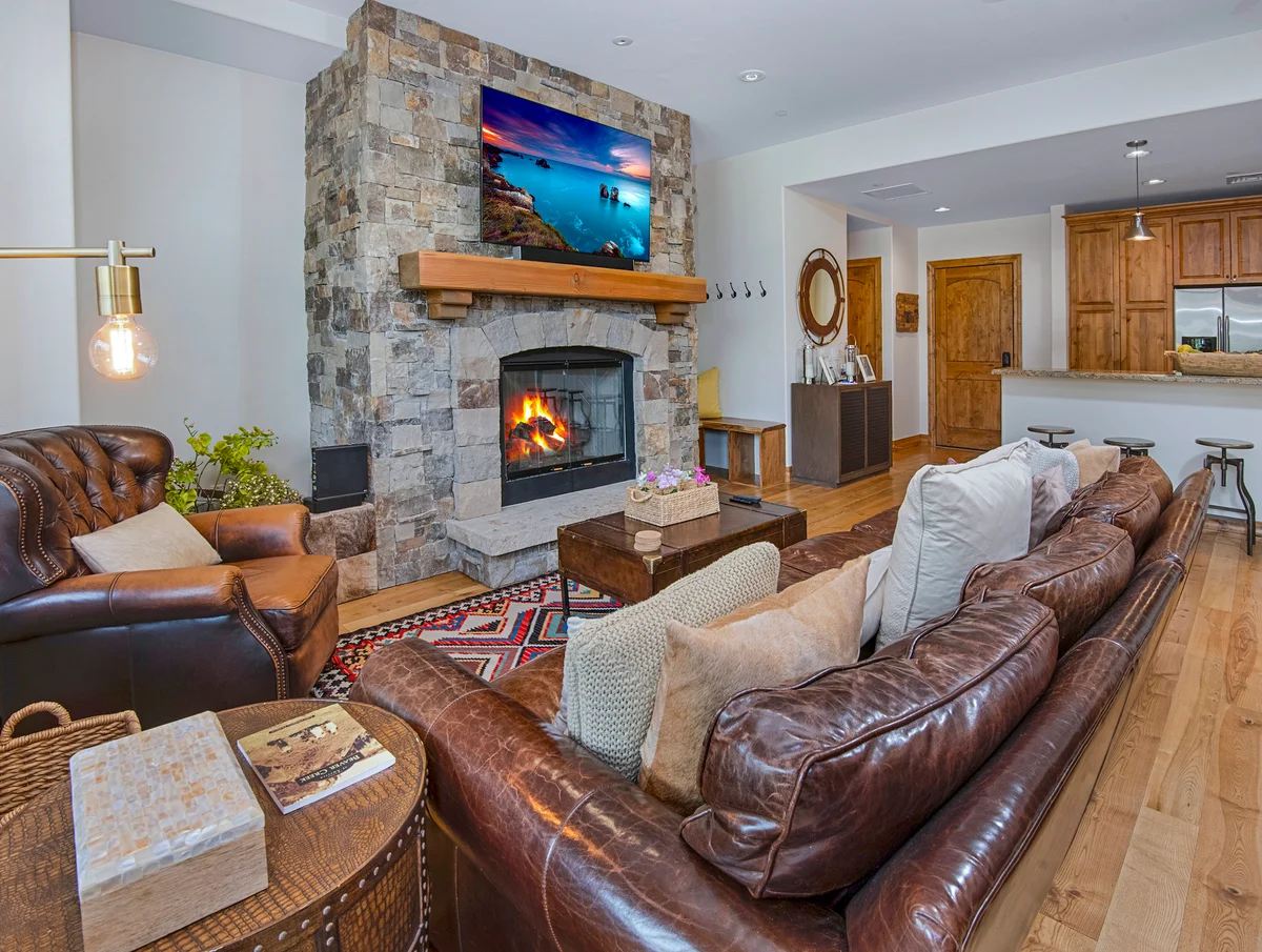 Condo in Beaver Creek property photo 2