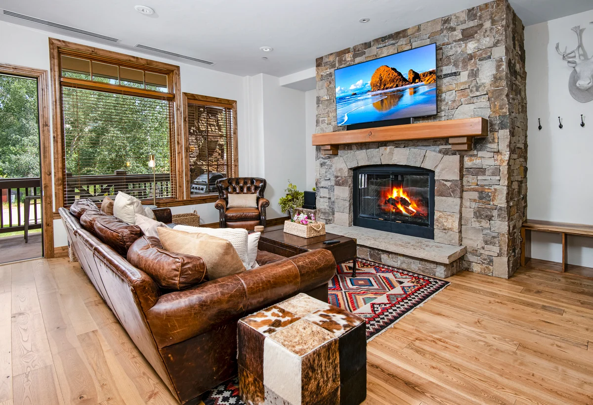 Condo in Beaver Creek property photo 3