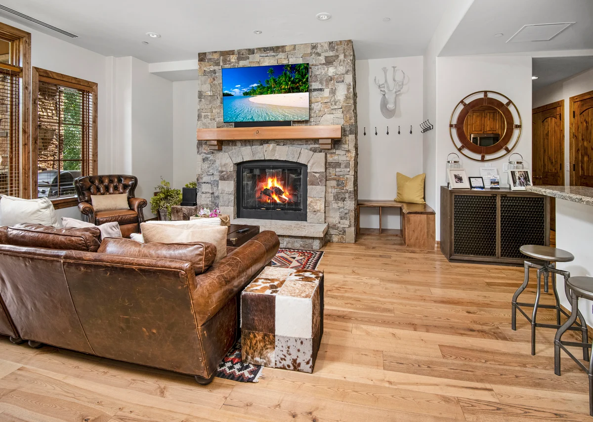 Condo in Beaver Creek property photo 4