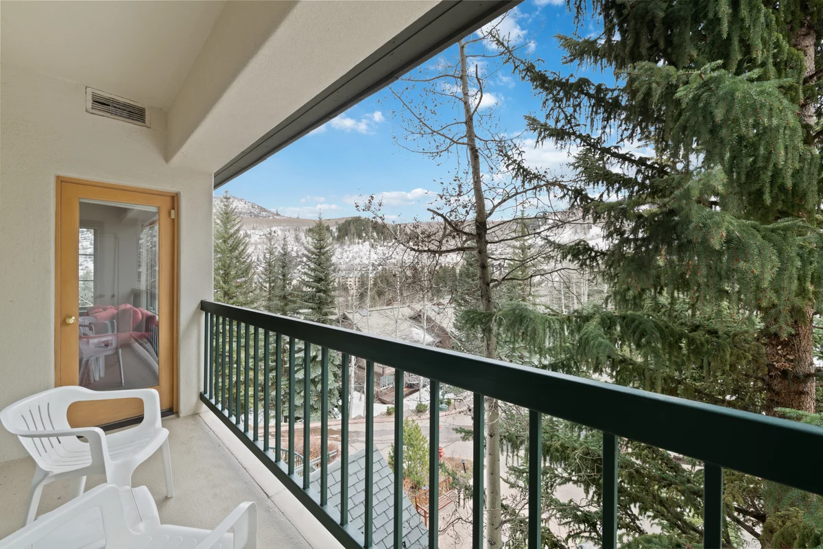 Condo in Beaver Creek property photo 4