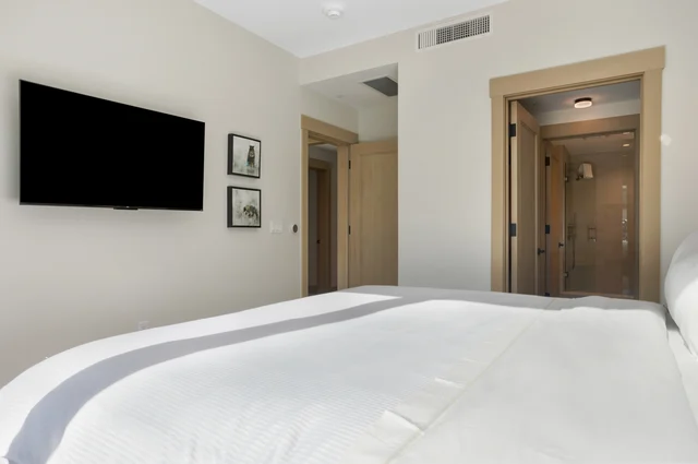 Bedroom 2 image 1
