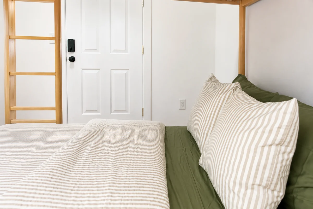 Queen Bedroom image 1