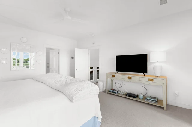 Bedroom 4 image 1