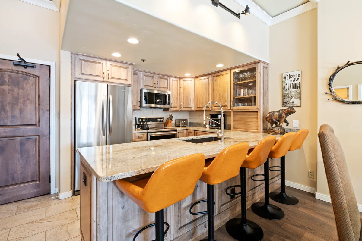 Condo in Beaver Creek property photo 3