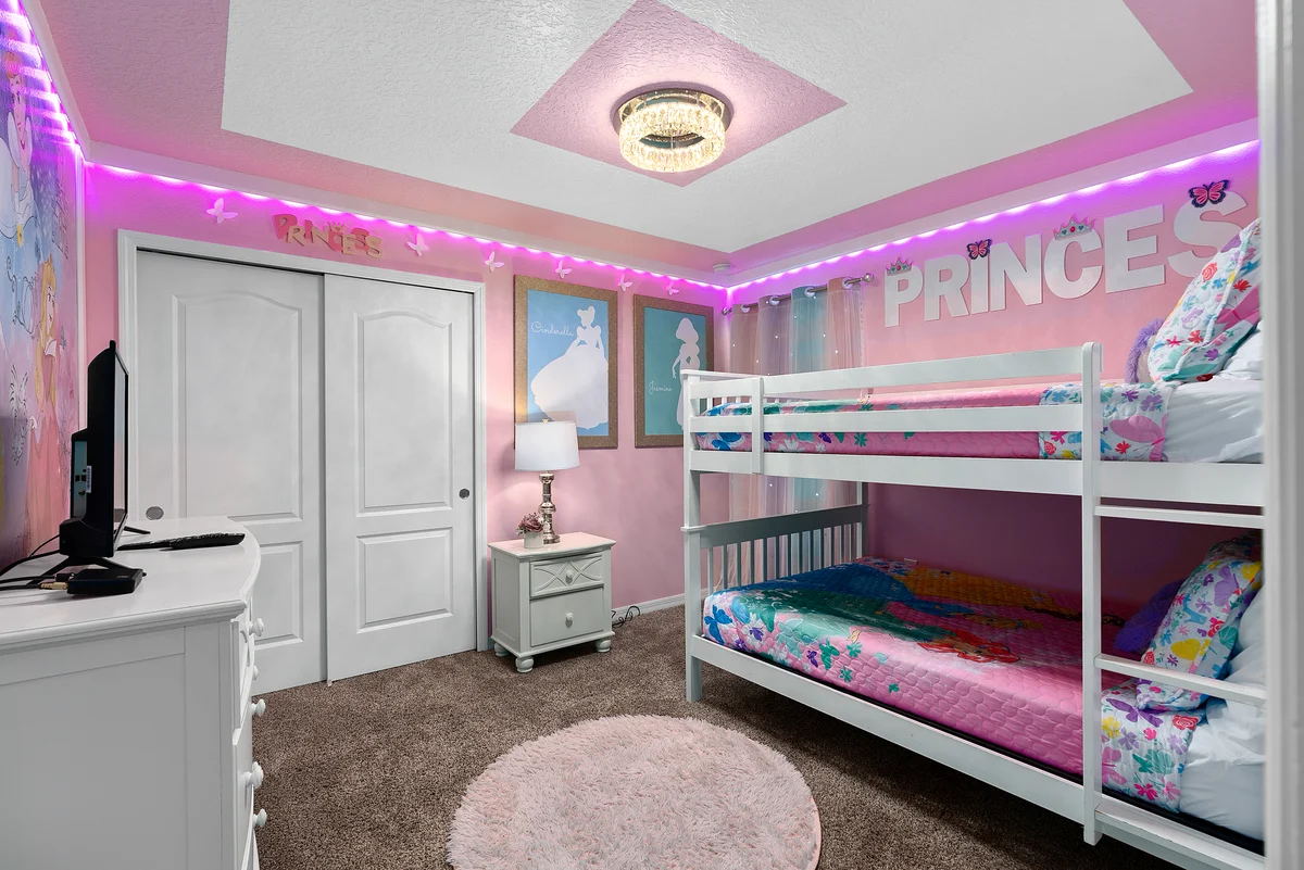 Bedroom 6 image 1