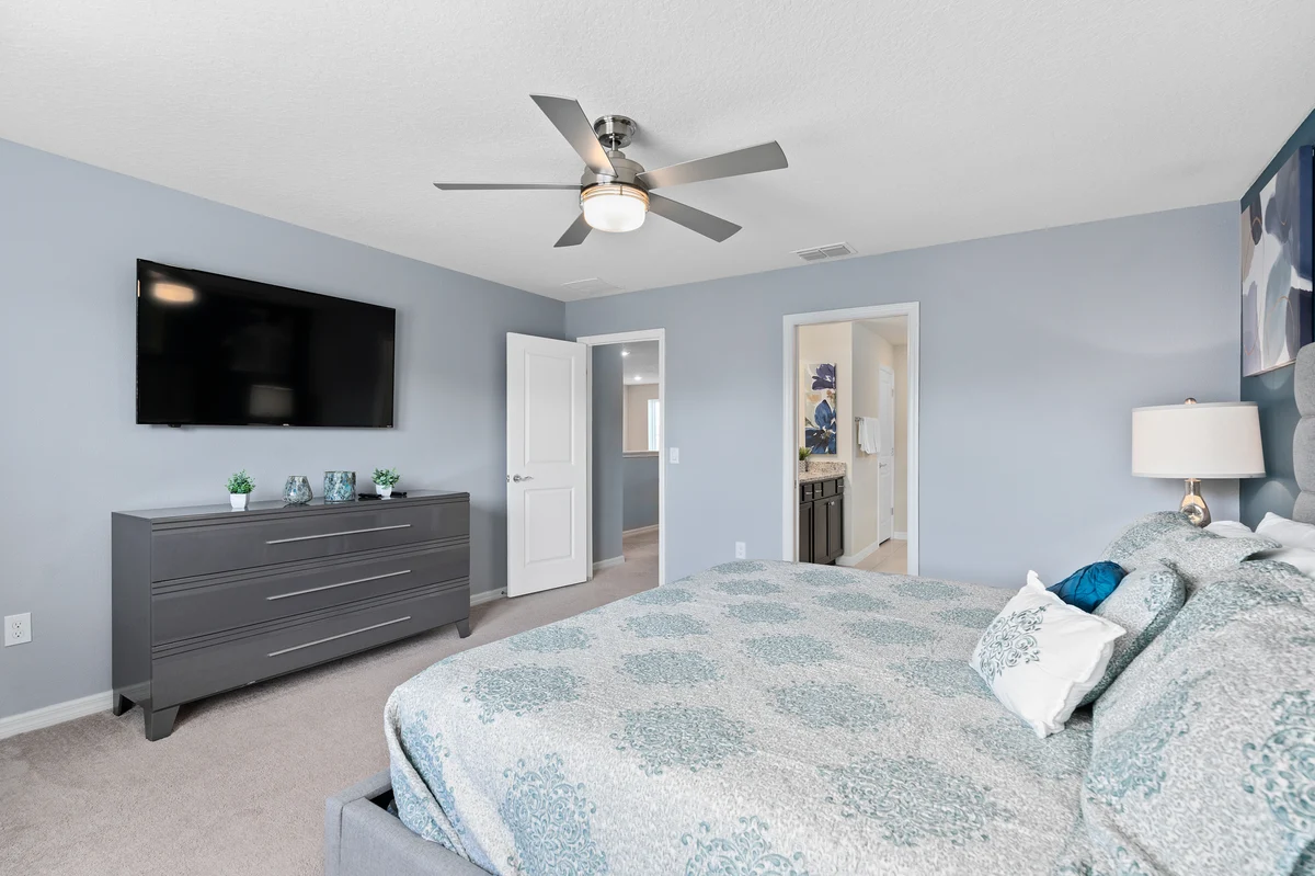 Bedroom 5 image 1
