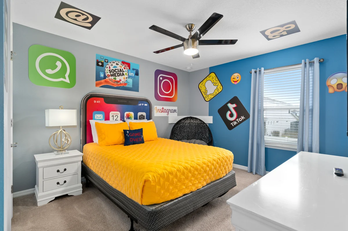 Bedroom 5 image 1