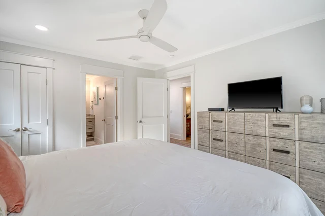 Bedroom 3 image 1