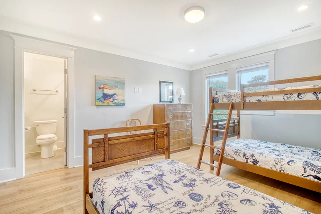Bedroom 1 image 1