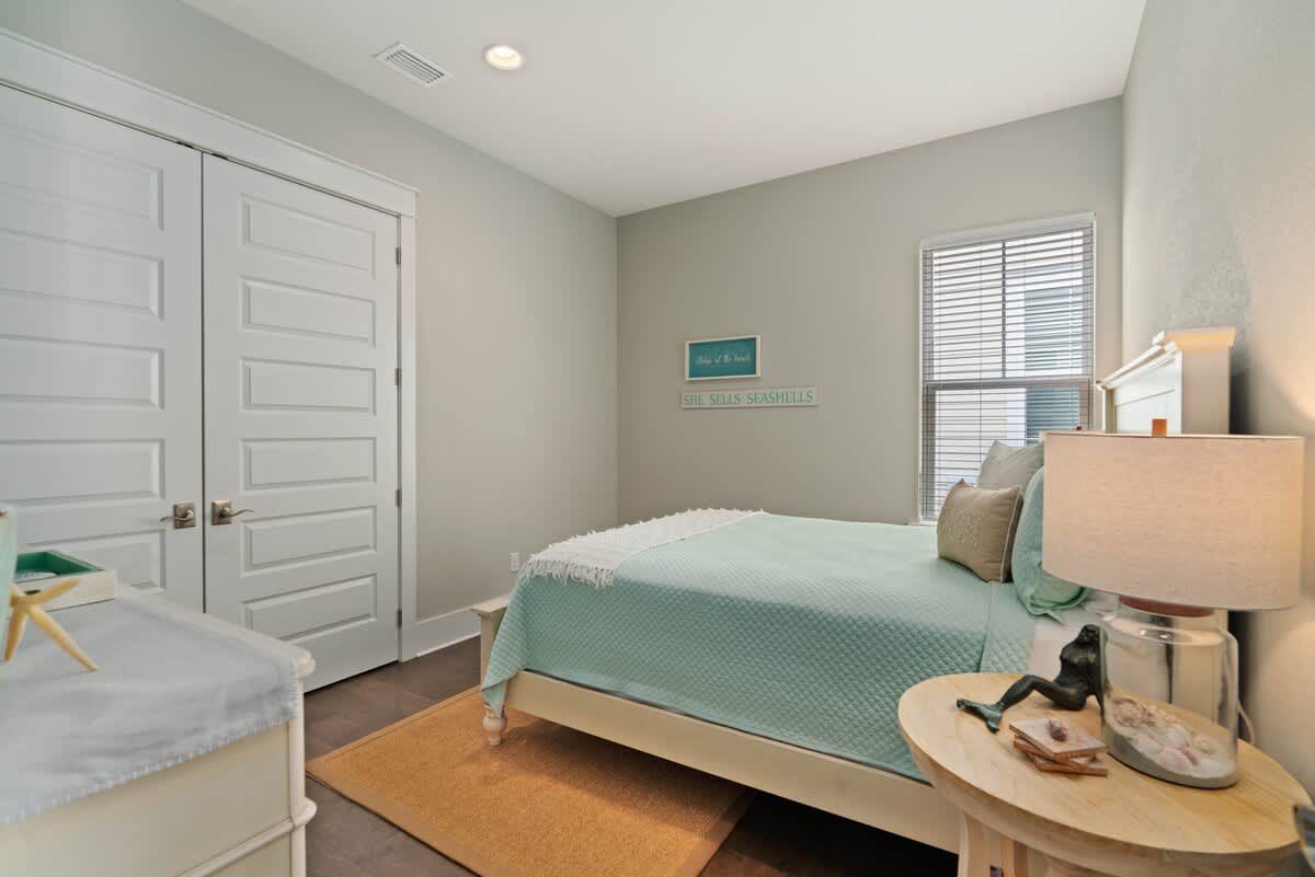 Bedroom image 1