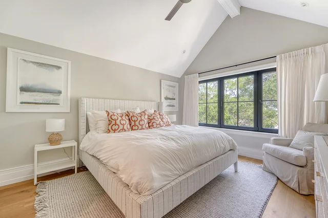 Bedroom 1 image 1