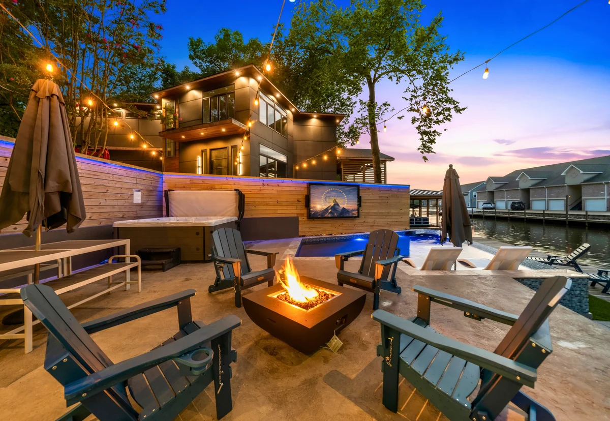 Grand Point property photo 3