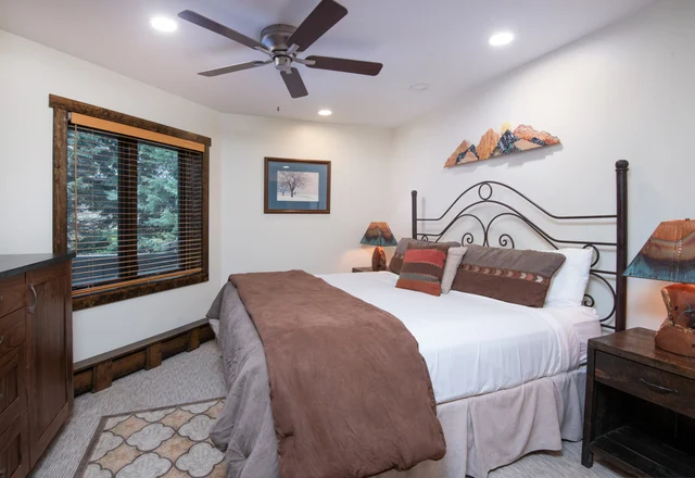Bedroom 1 image 1