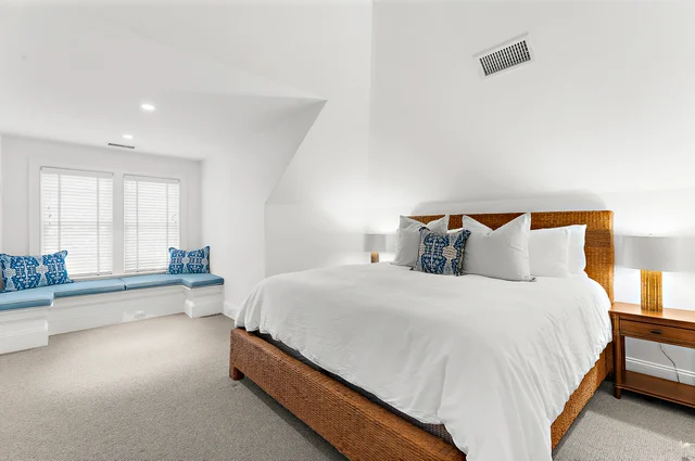 Bedroom 7 image 1