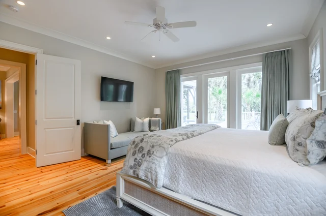 Bedroom 1 image 1