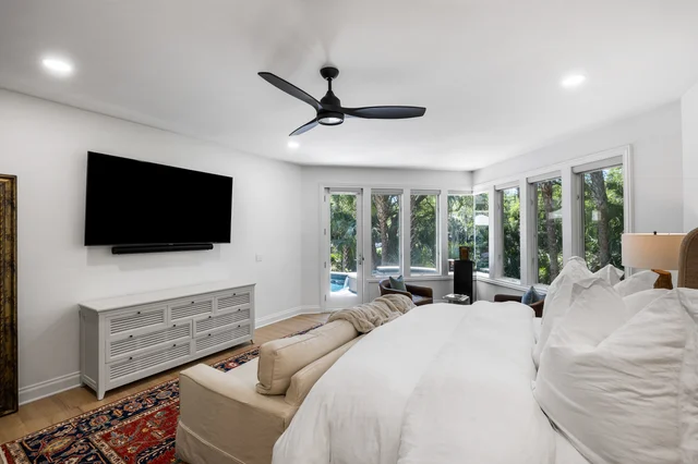 Bedroom 1 image 1