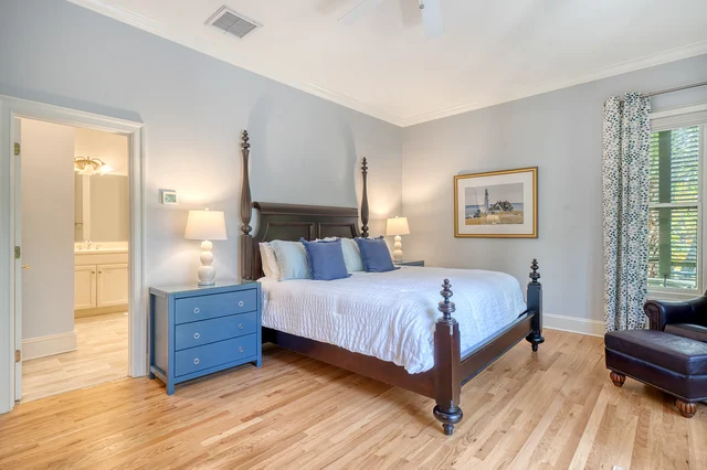 Bedroom 1 image 1