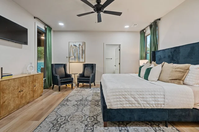 Bedroom 1 image 1