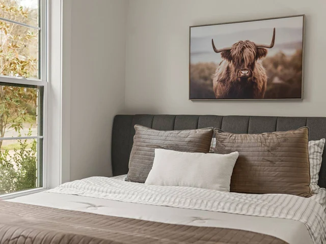 Bedroom 1 image 1
