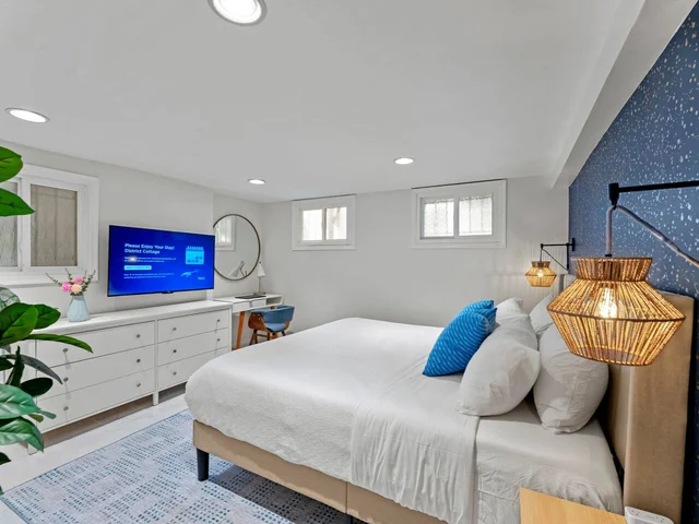 Bedroom 1 image 1