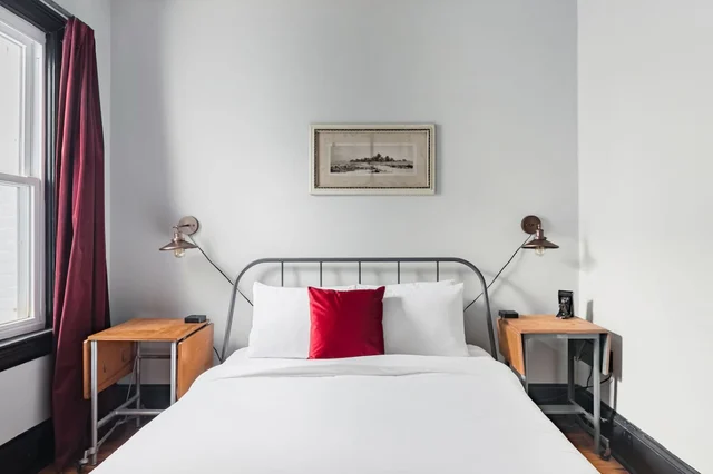 Bedroom 3 image 1