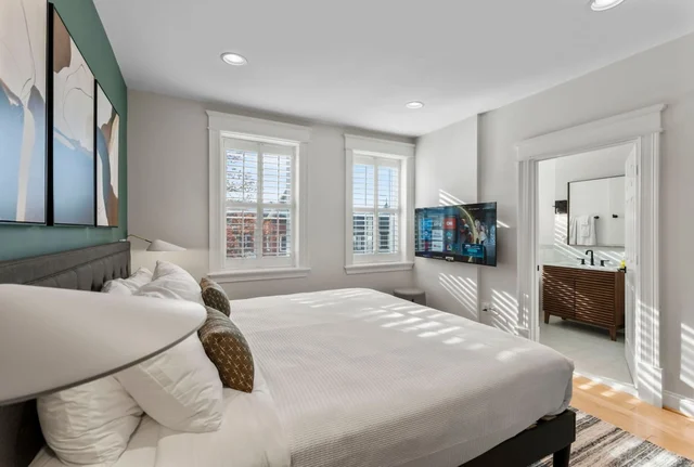 Bedroom 1 image 1