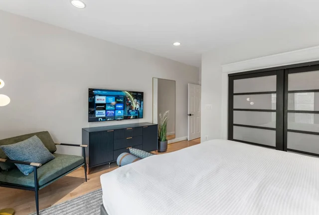 Bedroom 3 image 1