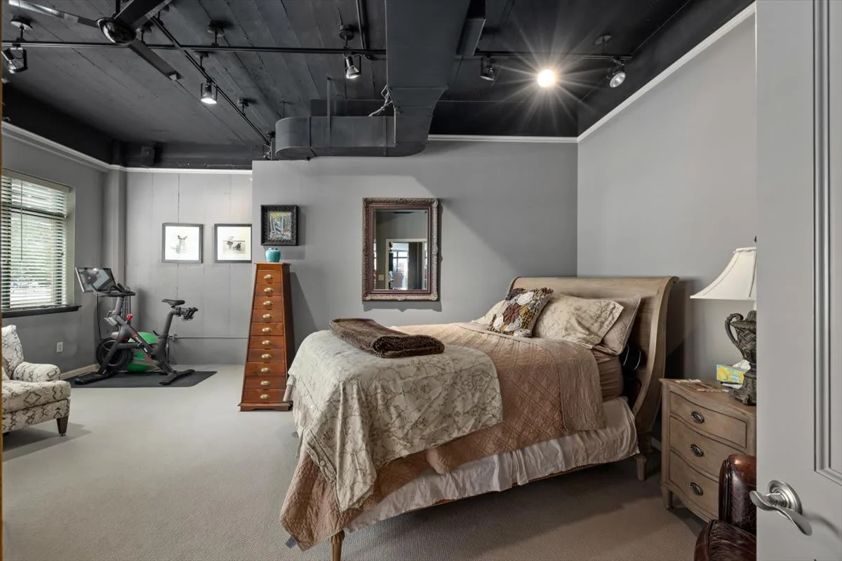 Bedroom image 1