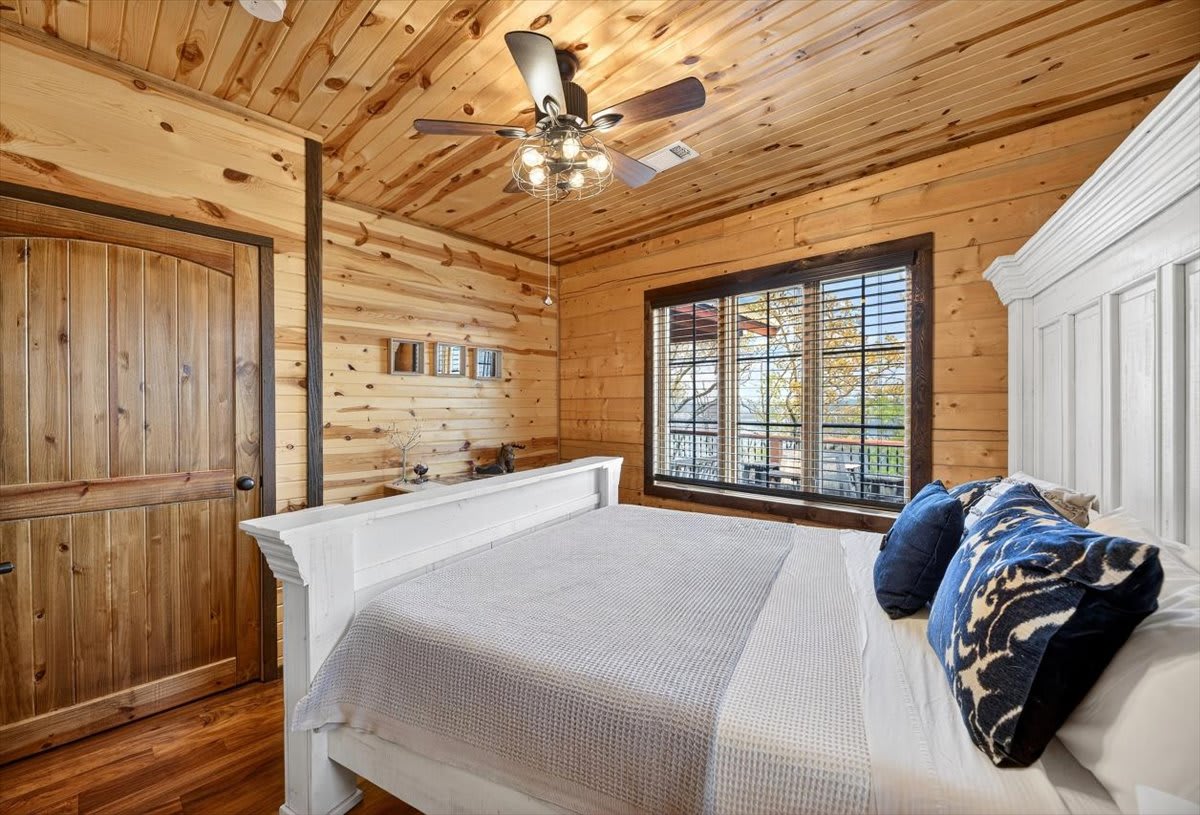 Bedroom image 1