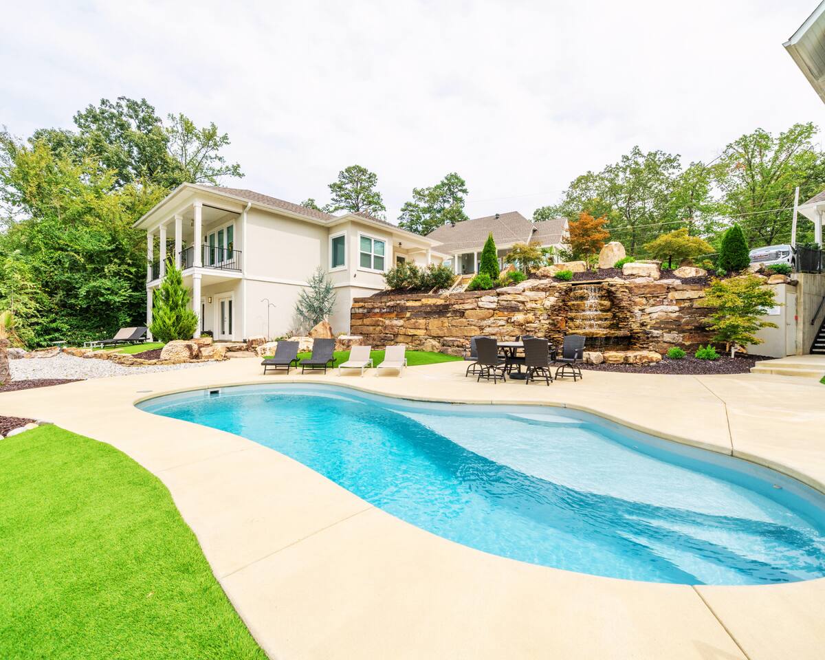 Home in Hot Springs property photo 3