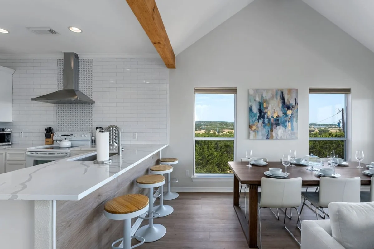 Home in Canyon Lake property photo 4