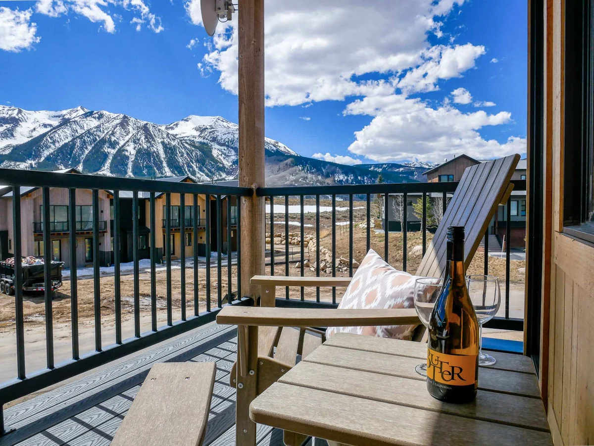 Condo in Crested Butte property photo 2
