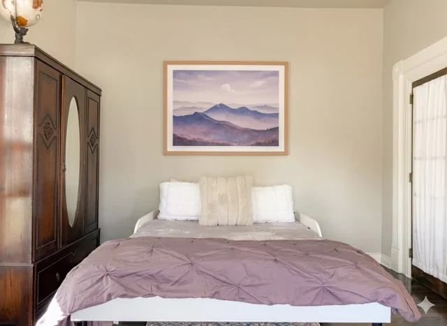 Bedroom 1 image 1