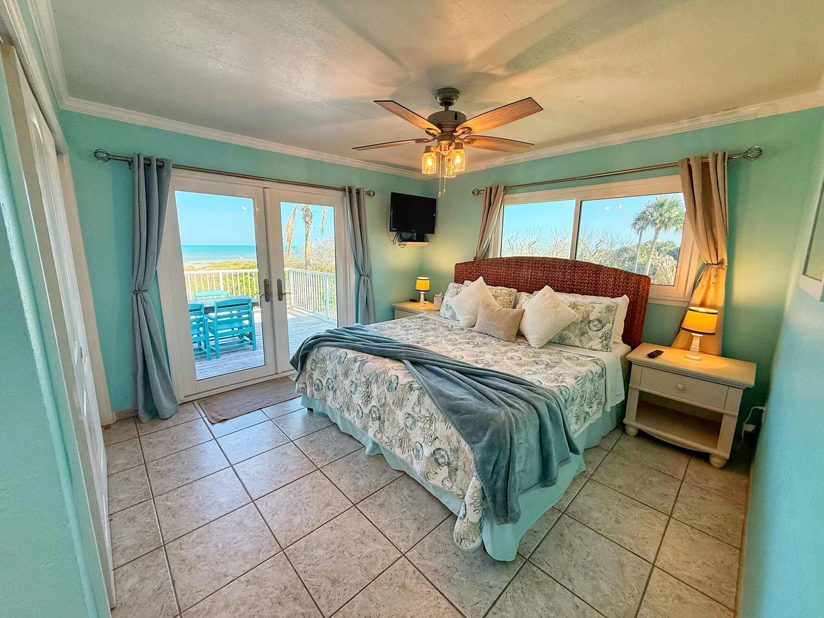 Beachfront Townhouse w/ private beach access property photo 5