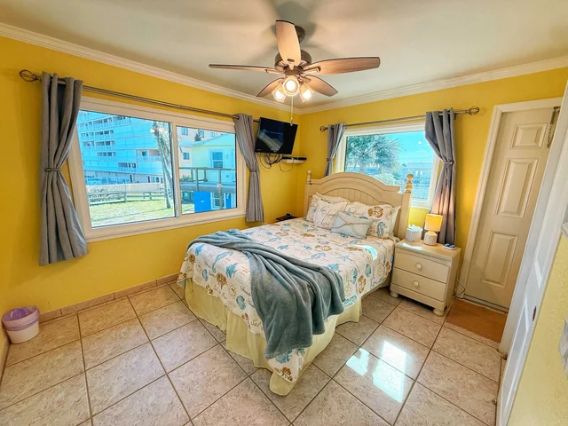 Bedroom 1 image 1