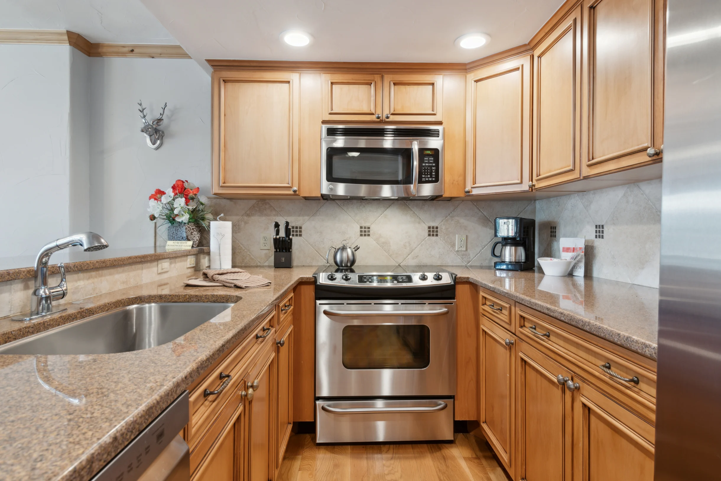 Condo in Beaver Creek property photo 5